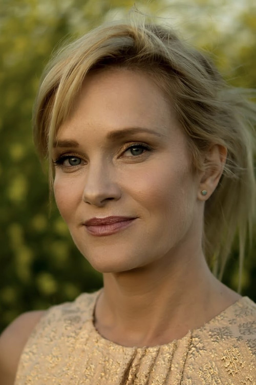 Photo of Nicholle Tom