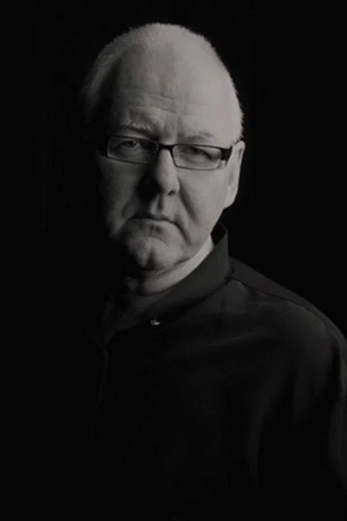 Photo of Christopher Elves