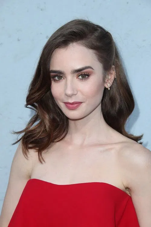 Photo of Lily Collins