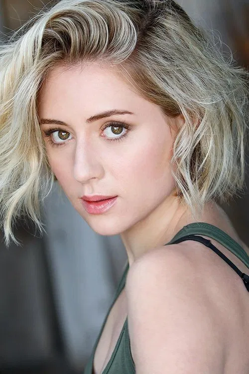 Photo of Lizze Broadway
