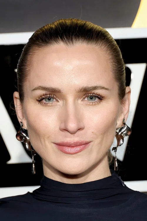 Photo of Shantel VanSanten