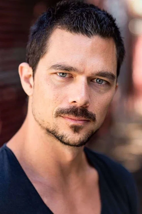 Photo of Luke Arnold