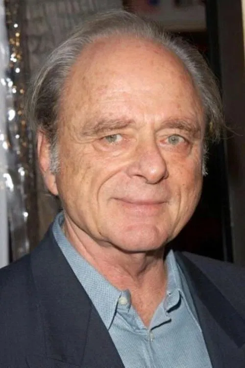 Photo of Harris Yulin
