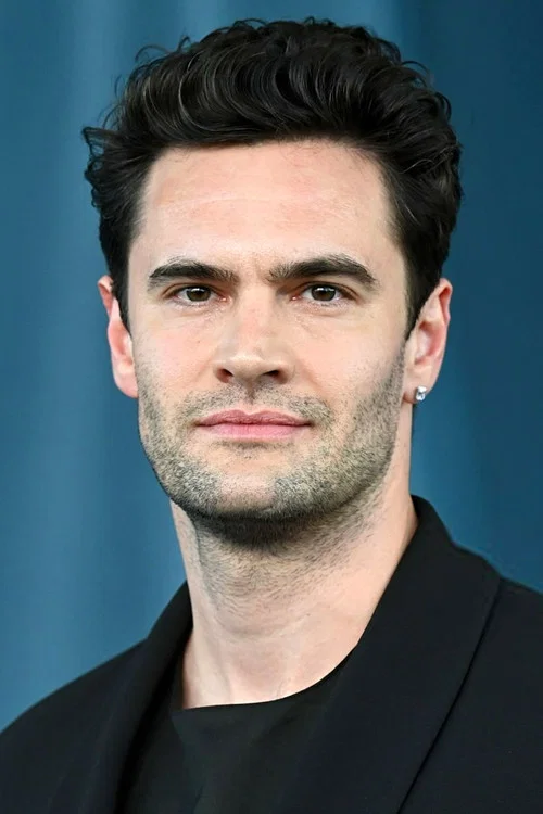 Photo of Tom Bateman