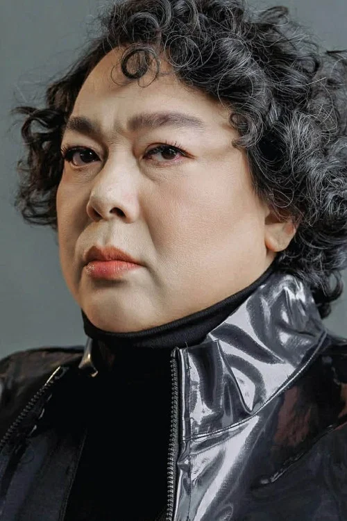 Photo of John Lapus