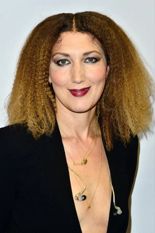 Photo of Claudia Sarne
