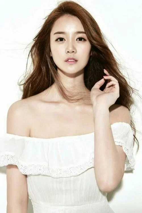 Photo of Shin Go-eun