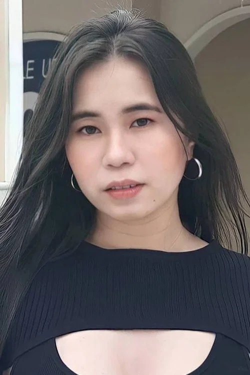Photo of Shelley Amoncio