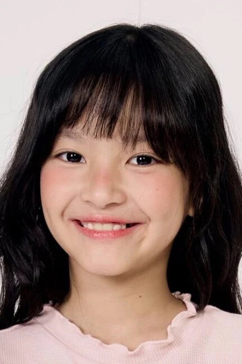 Photo of Alina M. Chang