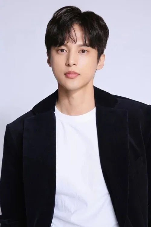 Photo of Yoon Sun-woo
