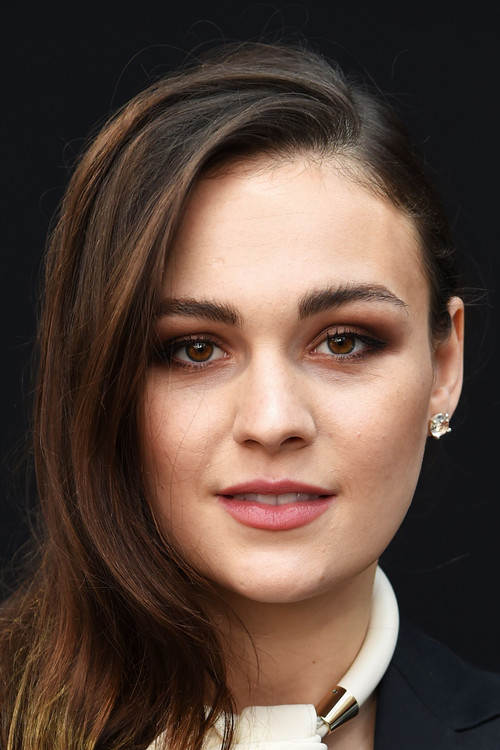 Photo of Sophie Skelton