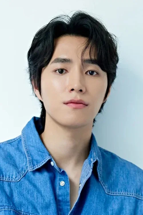 Photo of Hwang Hwi
