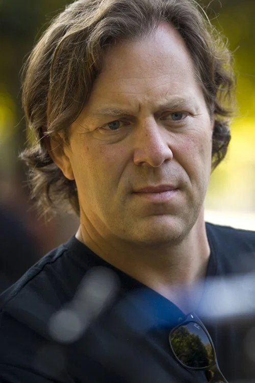 Photo of Barry Peterson