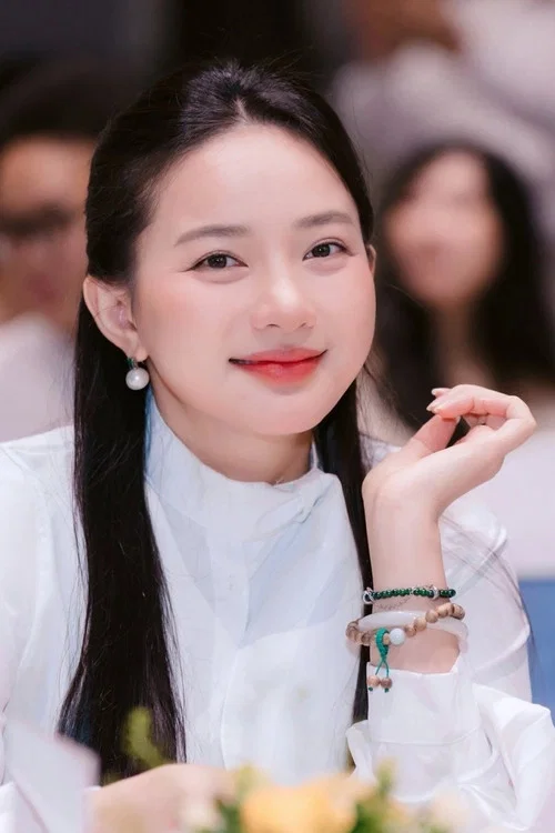 Photo of Phan Nhu Thao
