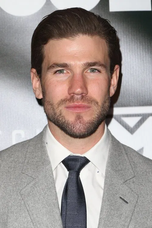 Photo of Austin Stowell