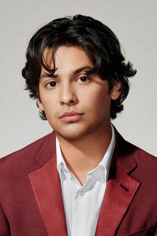 Photo of Xolo Maridueña