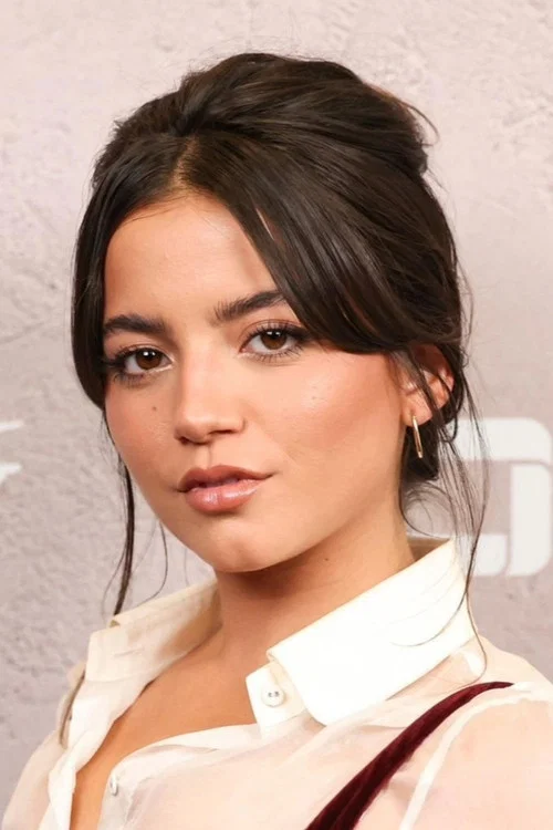 Photo of Isabela Merced