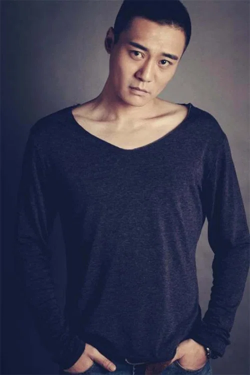 Photo of Jie Hou