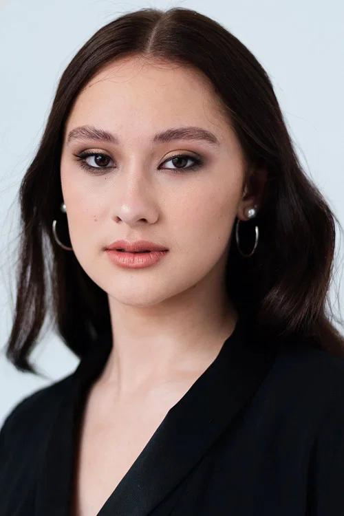 Photo of Lola Tung