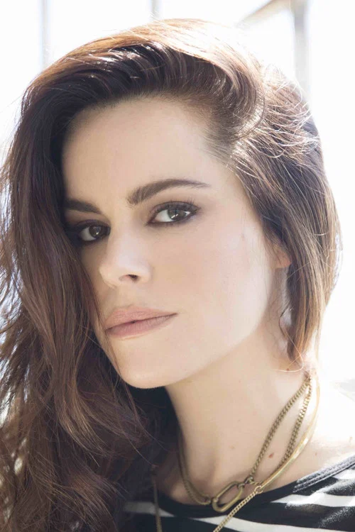 Photo of Emily Hampshire