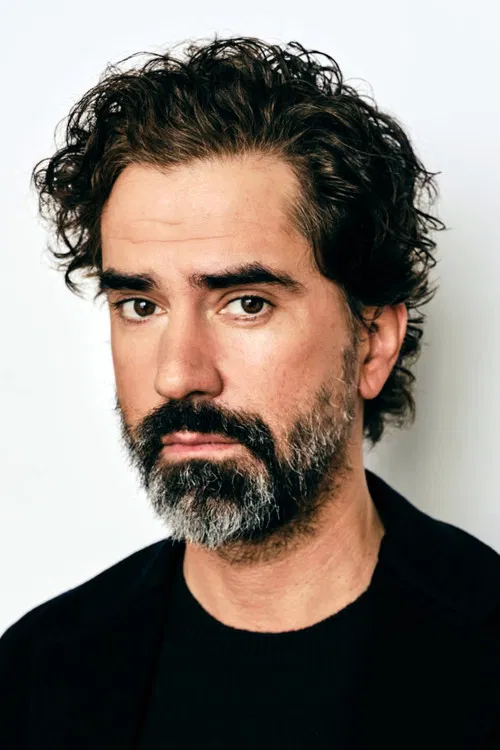 Photo of Hamish Linklater