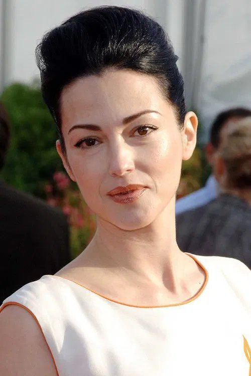 Photo of Julie Dreyfus
