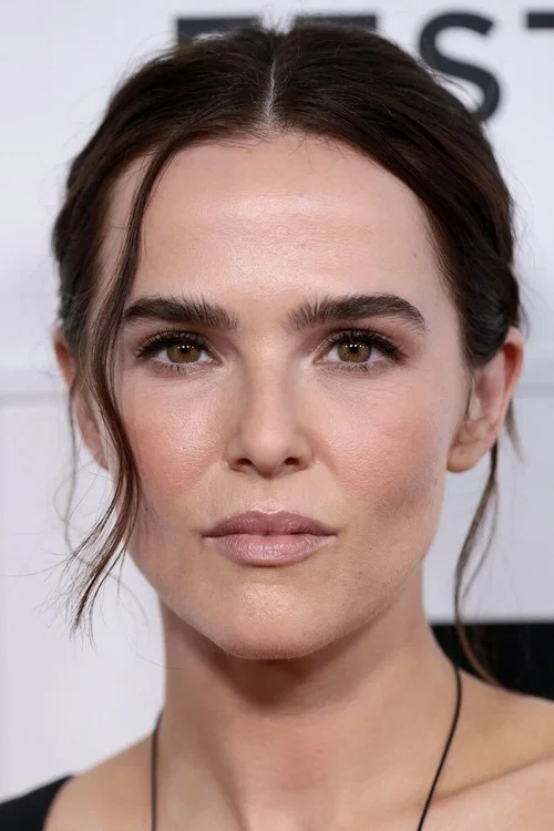 Photo of Zoey Deutch