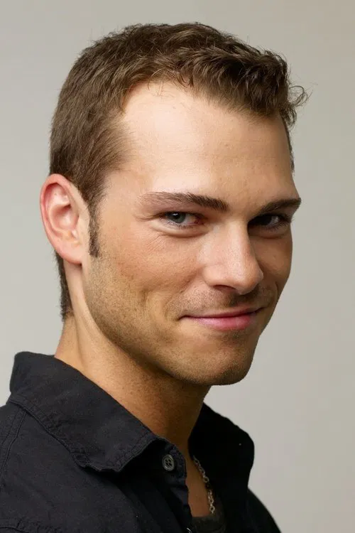 Photo of Shawn Roberts