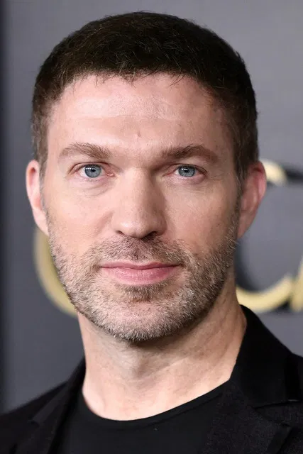 Photo of Travis Knight