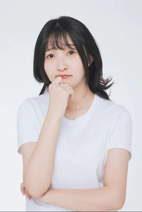 Photo of Shuang Liang