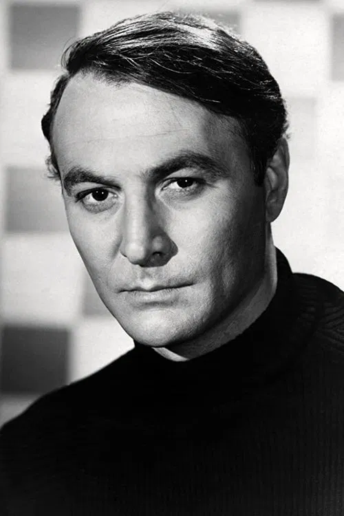 Photo of Robert Loggia