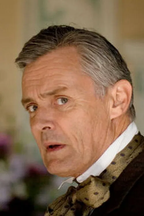 Photo of Simon Williams