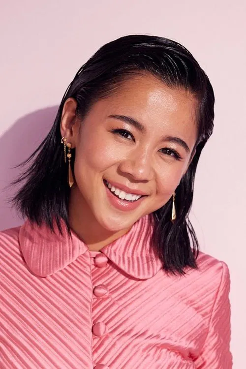 Photo of Leah Lewis