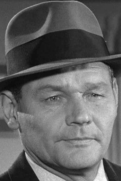 Photo of Leo Gordon