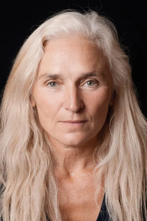 Photo of Olwen Fouéré