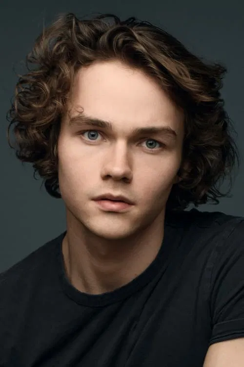 Photo of Levi Miller