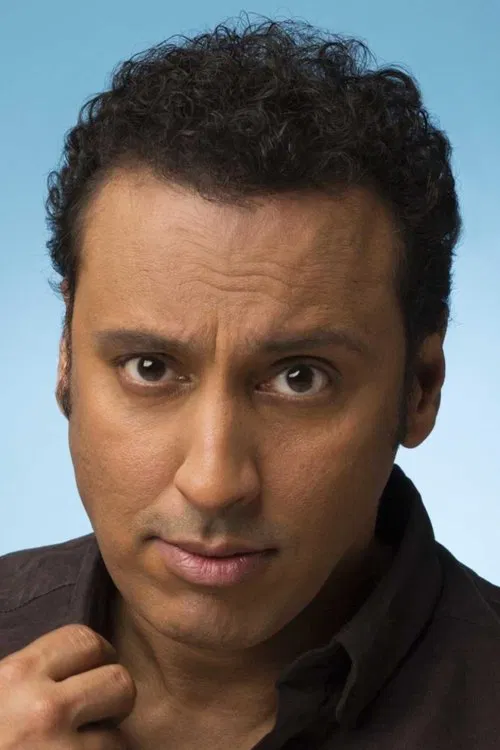 Photo of Aasif Mandvi