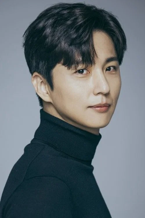Photo of Shin Dong-wook