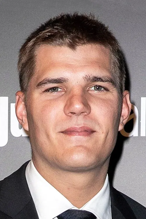 Photo of Chris Zylka