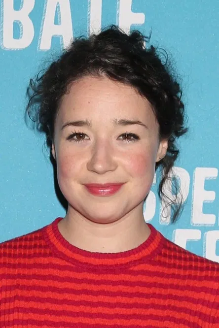 Photo of Sarah Steele