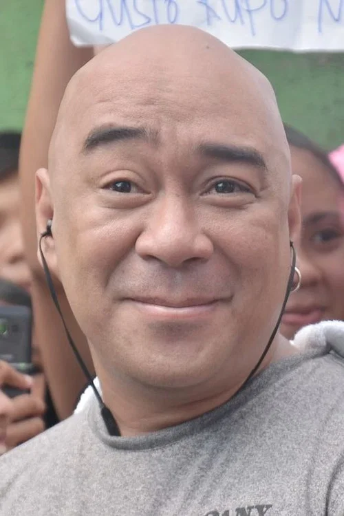 Photo of Wally Bayola
