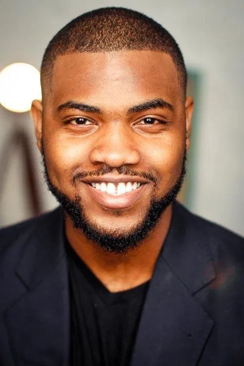 Photo of Tobi Bamtefa