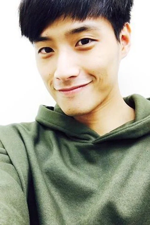 Photo of Aric Chen