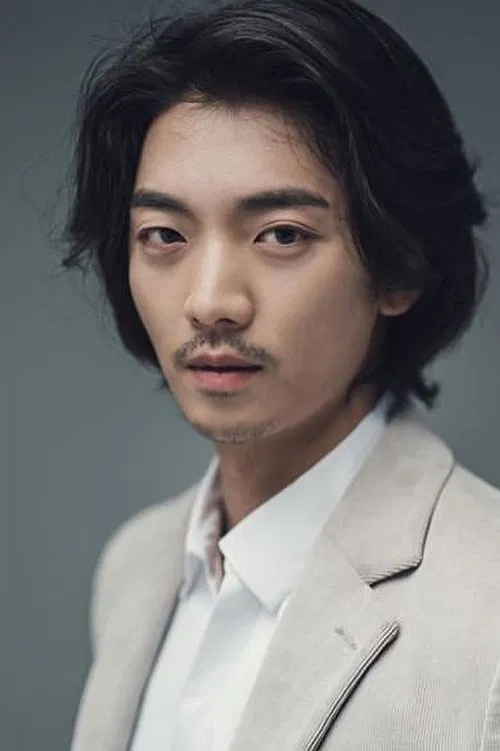 Photo of Hwang Hee