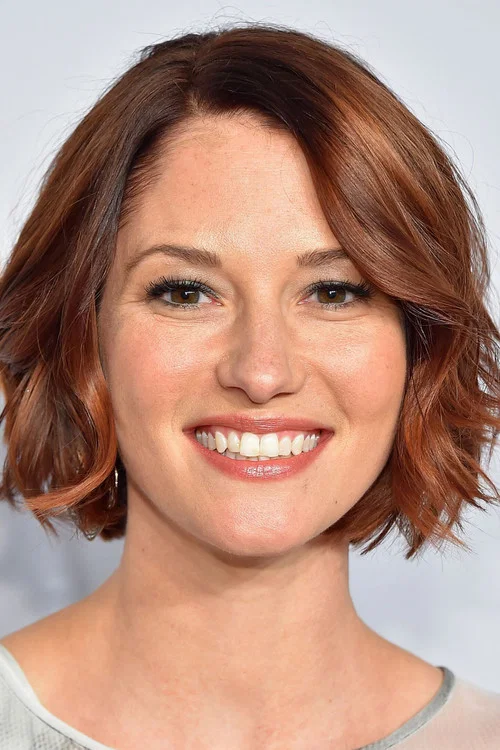 Photo of Chyler Leigh