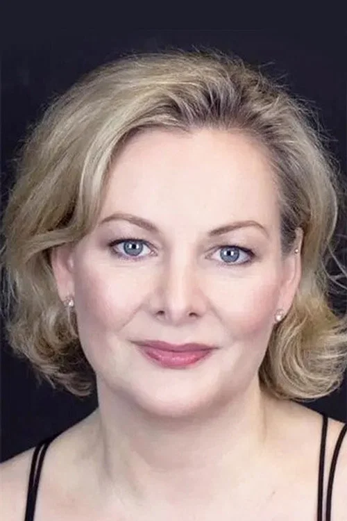Photo of Sara Stewart