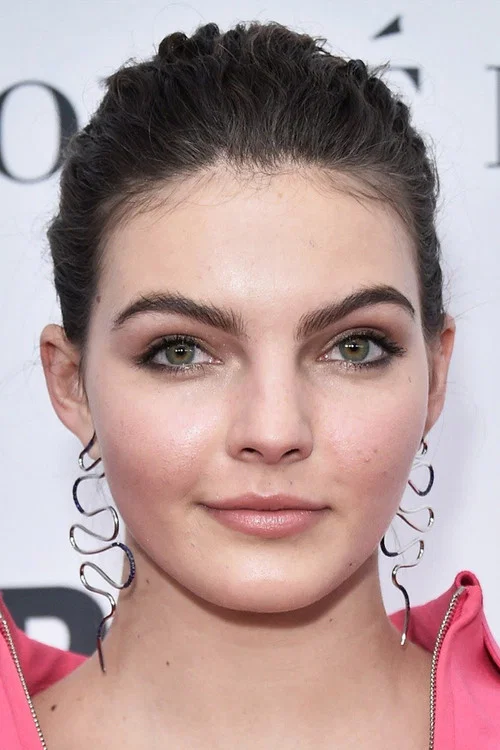 Photo of Camren Bicondova