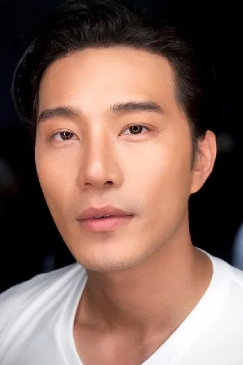 Photo of Thassapak Hsu