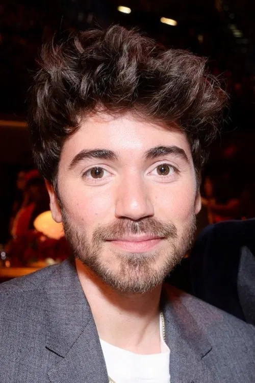 Photo of Noah Galvin