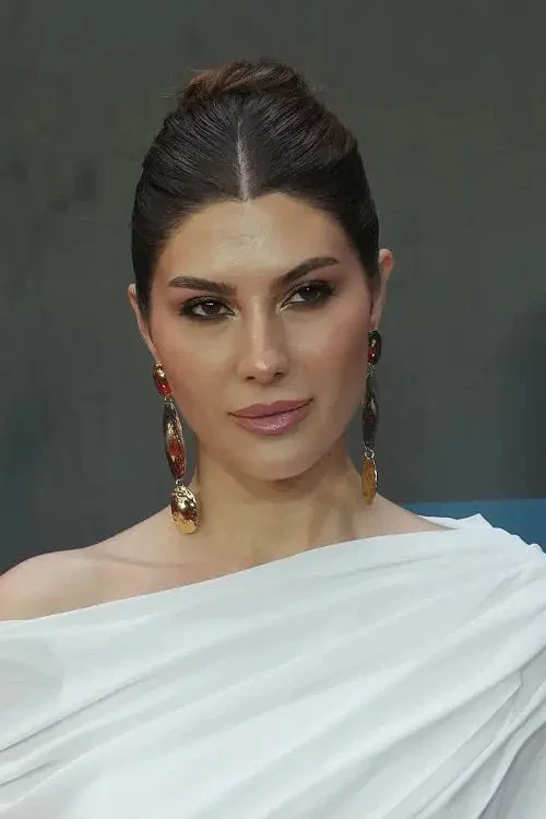 Photo of Elnaaz Norouzi